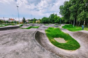 BOISKO PIŁKARSKIE I PUMPTRACK W GNIEŹNIE